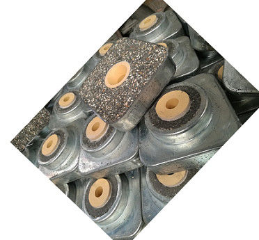 China Zirconiumdioxyde die Kleine Gebogen van Oven Vuurvaste Bakstenen met de Pijp van de Houten trechtergietlepel rangschikken leverancier